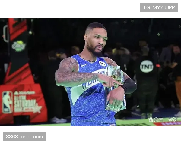 利拉德家的厨房是什么阵仗？跟球场上爆发力完全两把刷子！